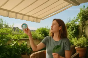 Tende e ombreggianti per terrazzi verdi: quale modello mantiene fresco senza togliere luce?